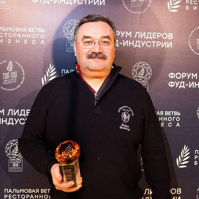 Андрей Махов