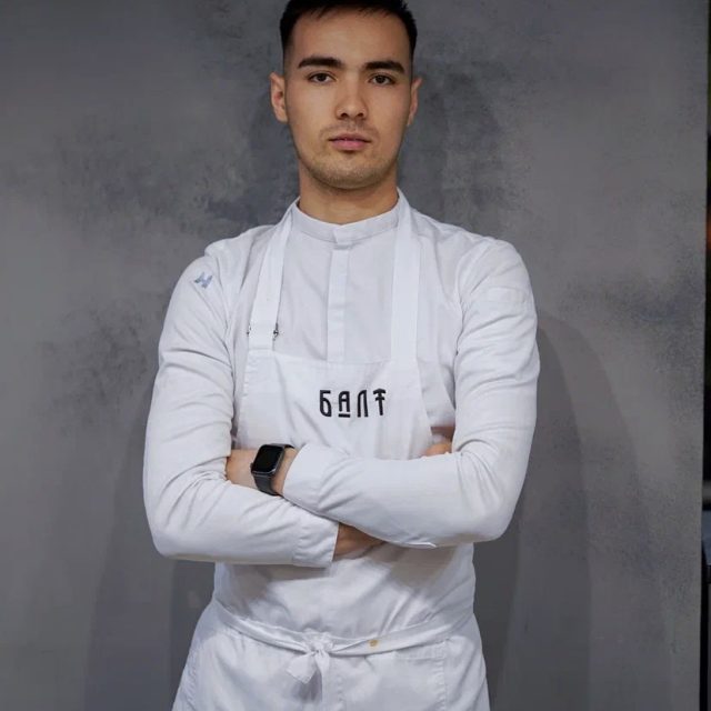 Ахмед Охунов