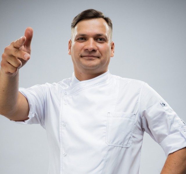 Сергей Тихонов