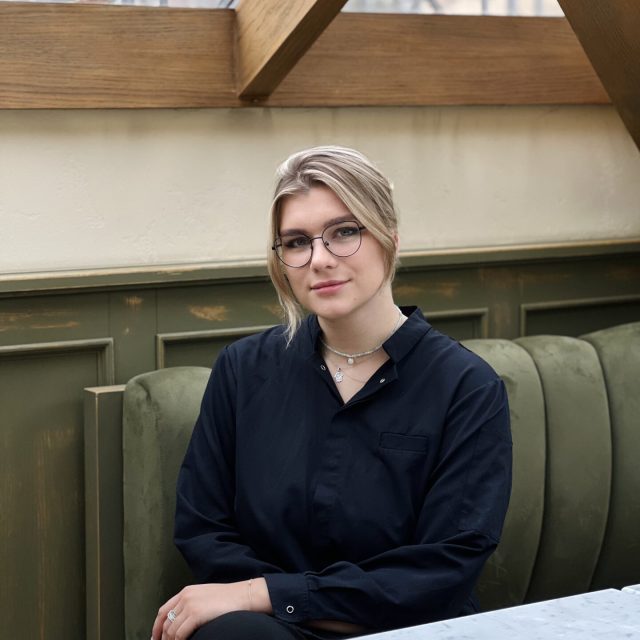 Алёна Офицерова