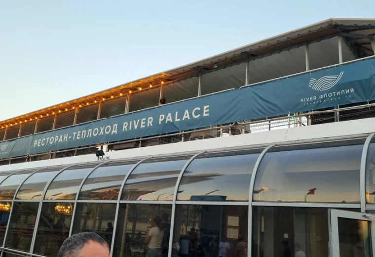 Теплоход VIP Ривер Палас