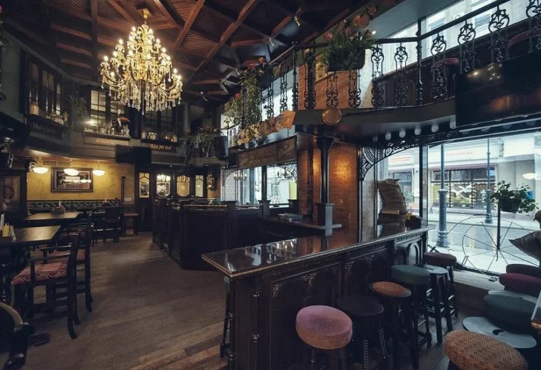 Lion’s Head Pub