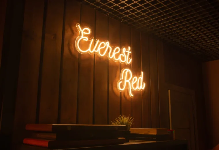 Everest Red