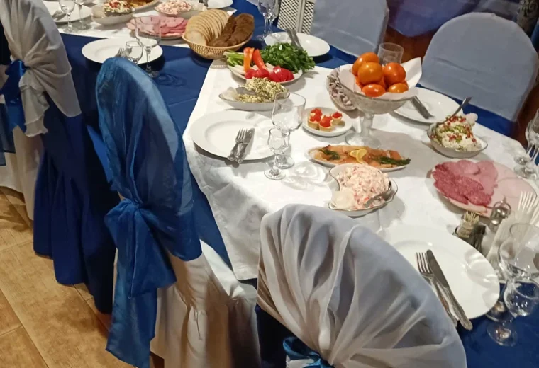 У Эмира