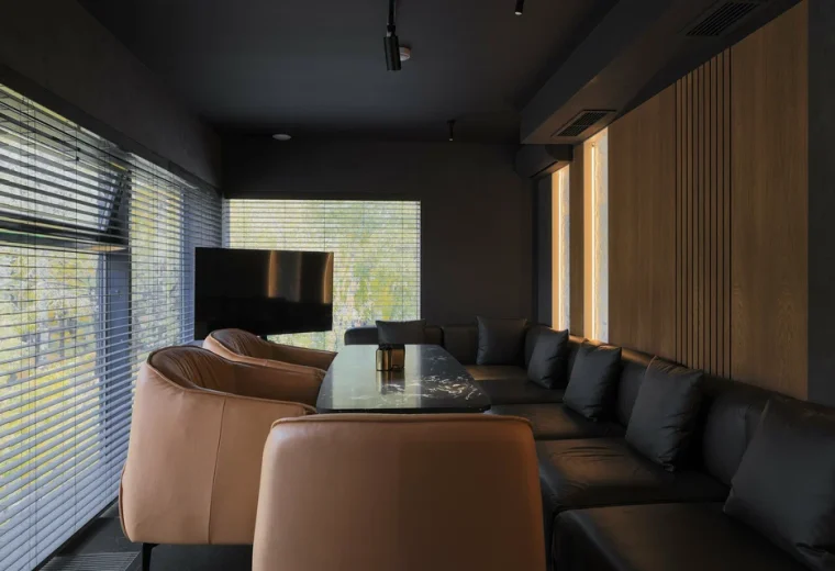 Hide Lounge