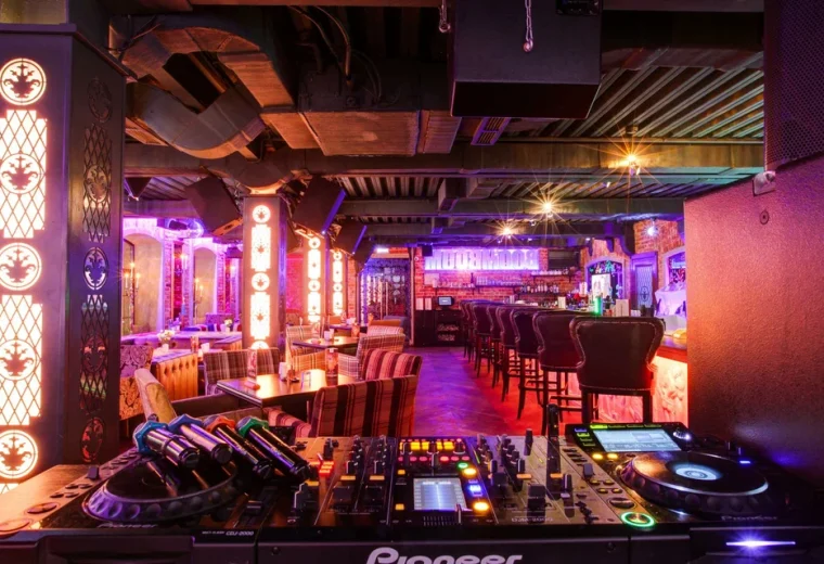 Boom Boom Room