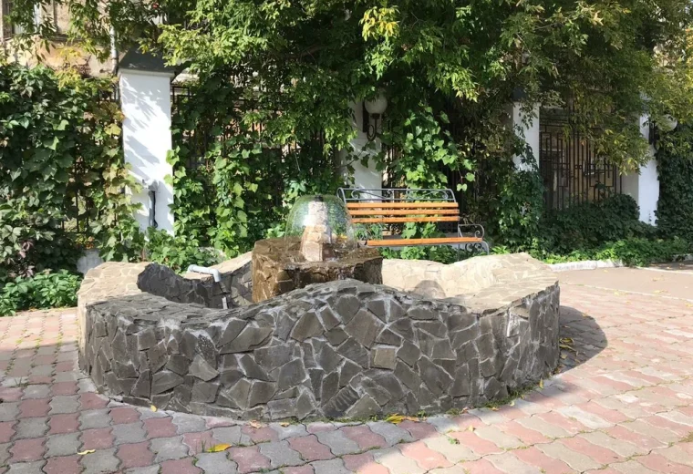 Соколиный дворик