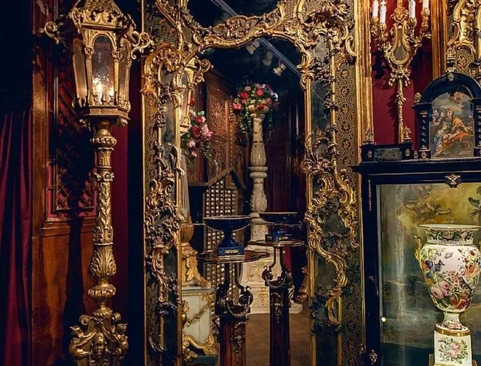 Галерея