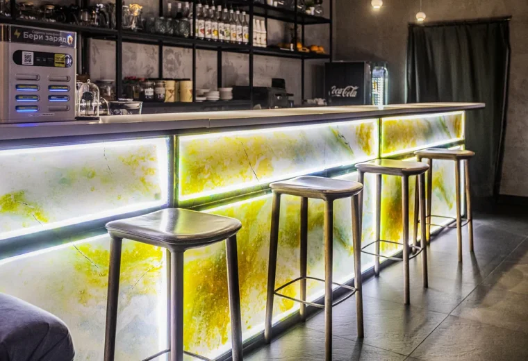 F-Lounge