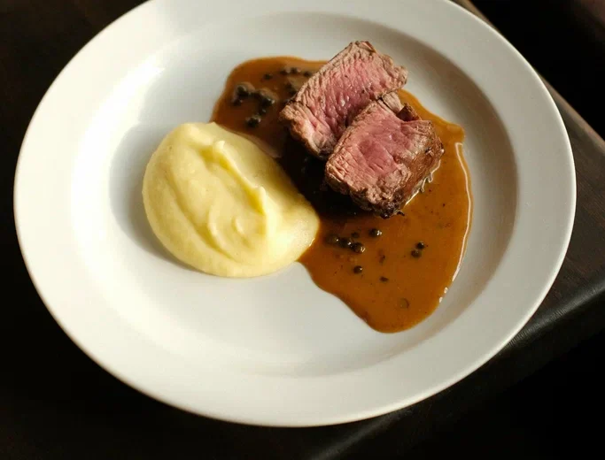 Lenger Bistro