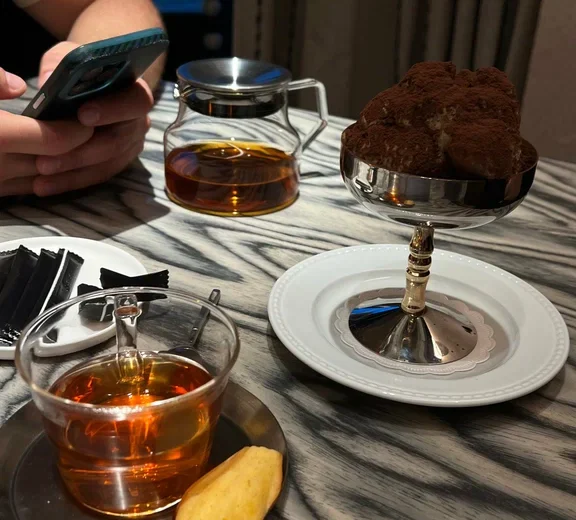 Moderniste Aesthetic Bistro