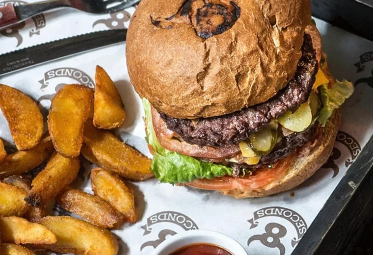 8 Seconds Pub