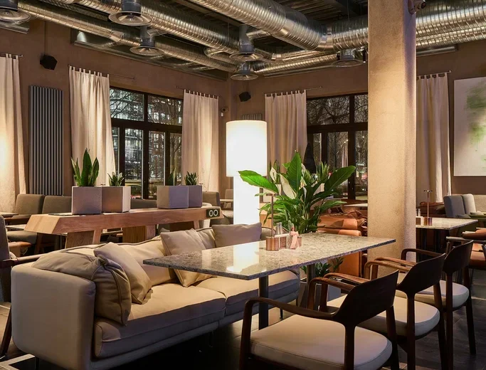 Everest Mansion
