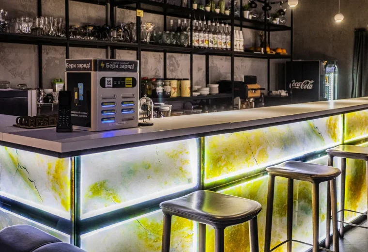 F-Lounge